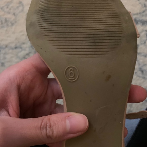 Lulu’s Heels - Picture 3 of 3